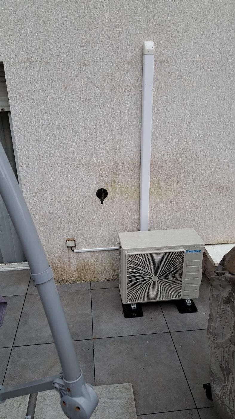 Unité extérieure Daikin posée par ENERSY